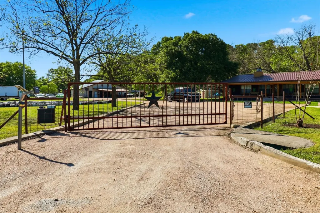 1204 S Gabriel Drive Leander TX 78641