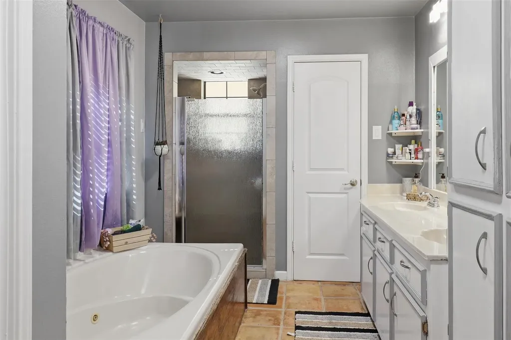 1204 S Gabriel Drive Leander TX 78641
