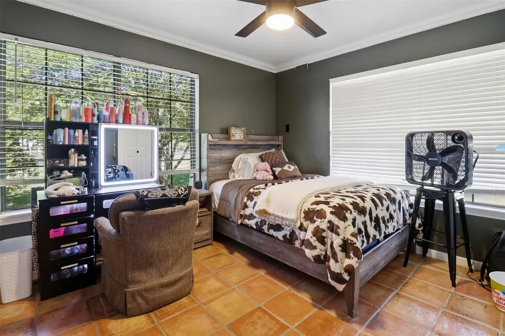 1204 S Gabriel Drive Leander TX 78641