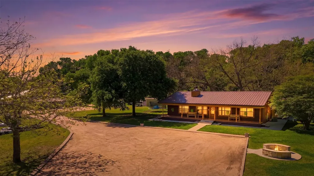 1204 S Gabriel Drive Leander TX 78641