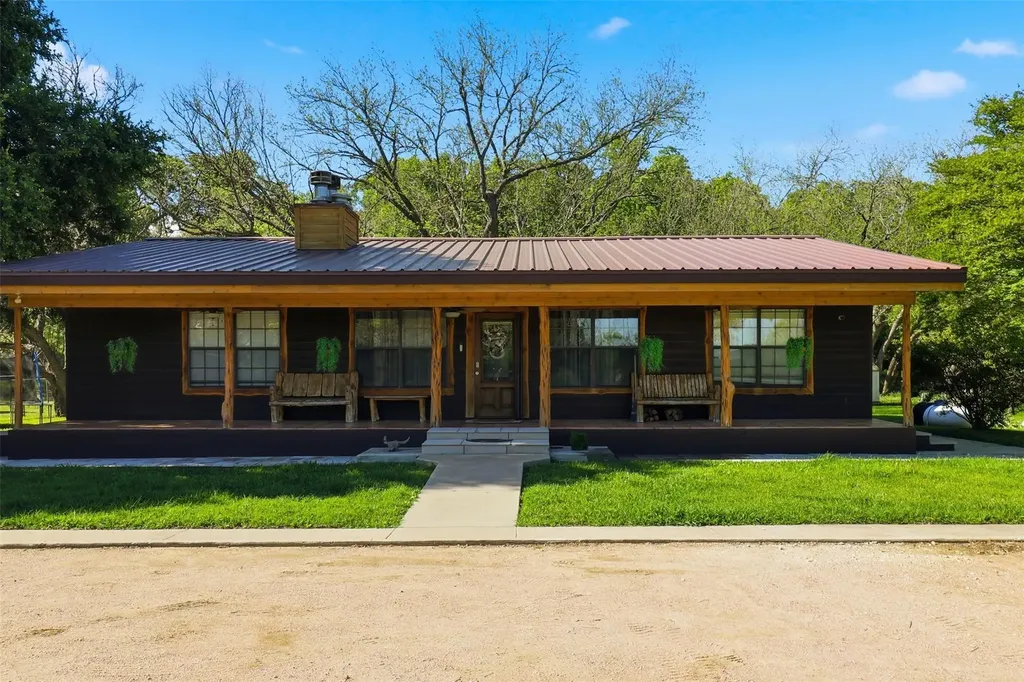 1204 S Gabriel Drive Leander TX 78641