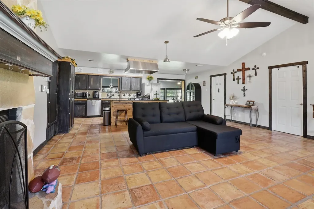 1204 S Gabriel Drive Leander TX 78641