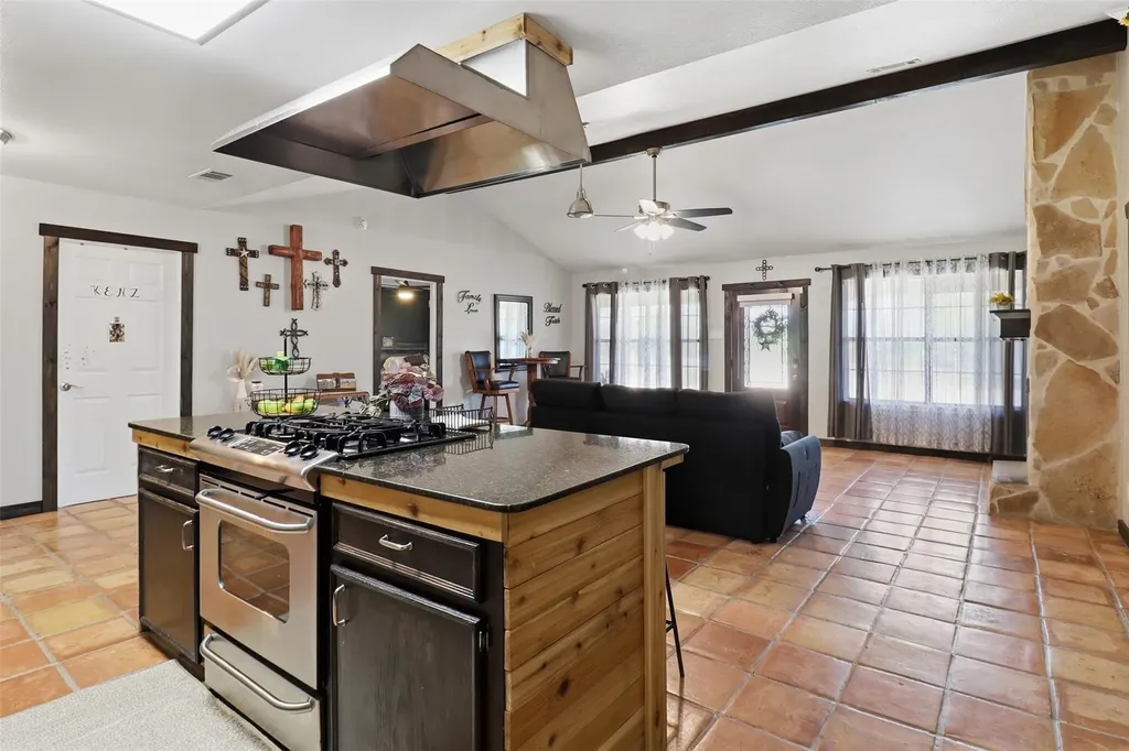 1204 S Gabriel Drive Leander TX 78641