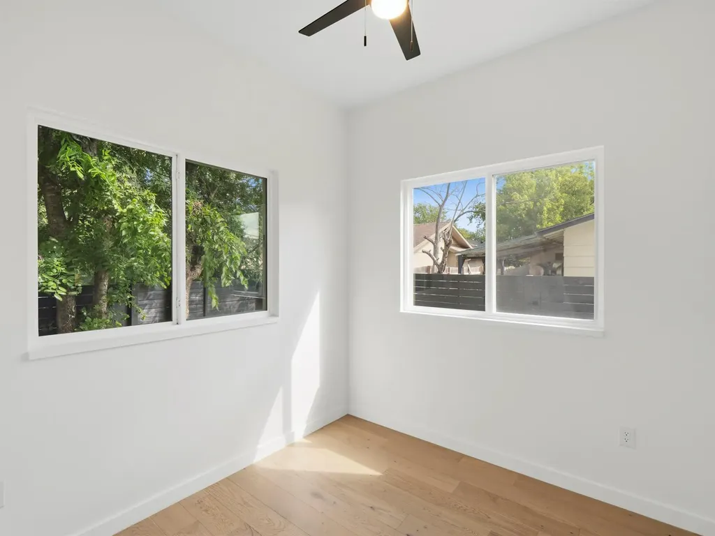 1106 S Meadows Drive SW Austin TX 78758