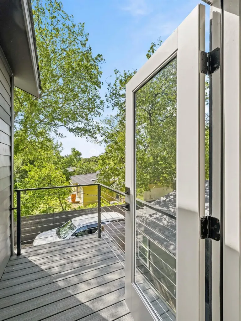 1106 S Meadows Drive SW Austin TX 78758
