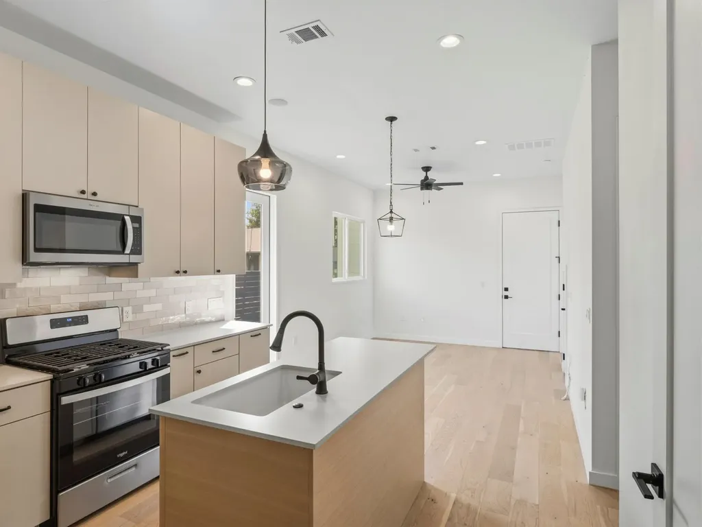 1106 S Meadows Drive SW Austin TX 78758