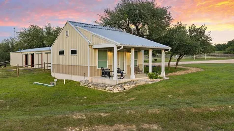 1457 Avenida High View Driftwood TX 78619