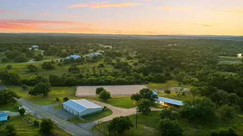 1457 Avenida High View Driftwood TX 78619