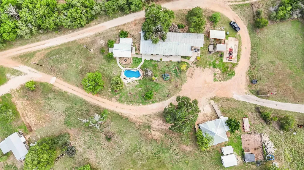 227 Henderson Lane Lockhart TX 78644