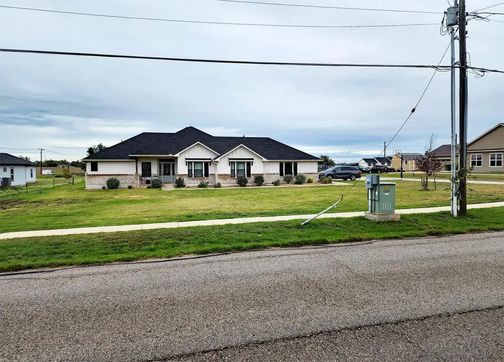 1411 Old Thorndale Road Taylor TX 76574