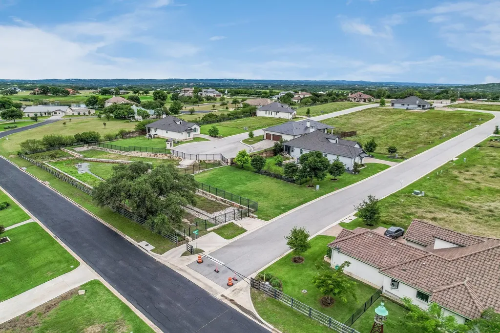 26612 Haynie Flat Road Spicewood TX 78669