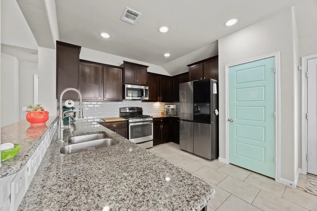 609 Jess Maynard Trail Leander TX 78641