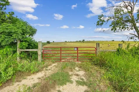 1700 Cr 322 Bartlett TX 76511