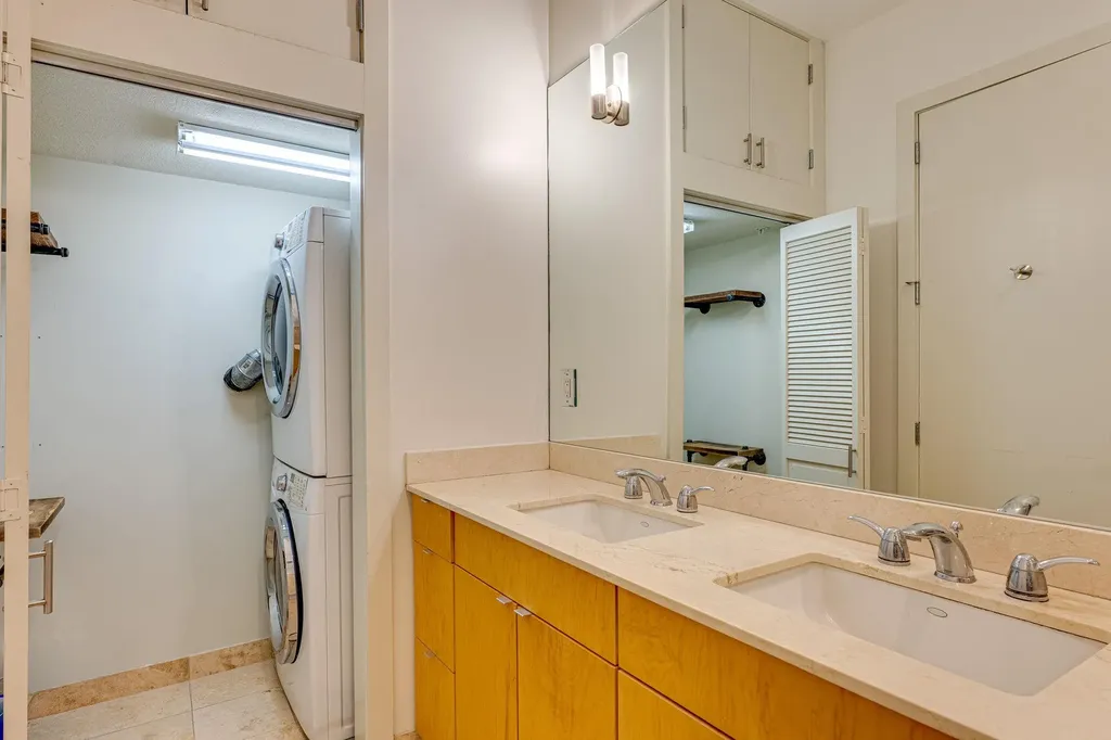 555 E 5th Street Austin TX 78701