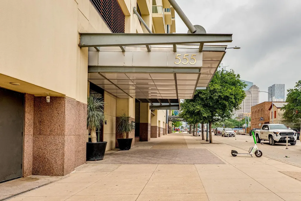 555 E 5th Street Austin TX 78701