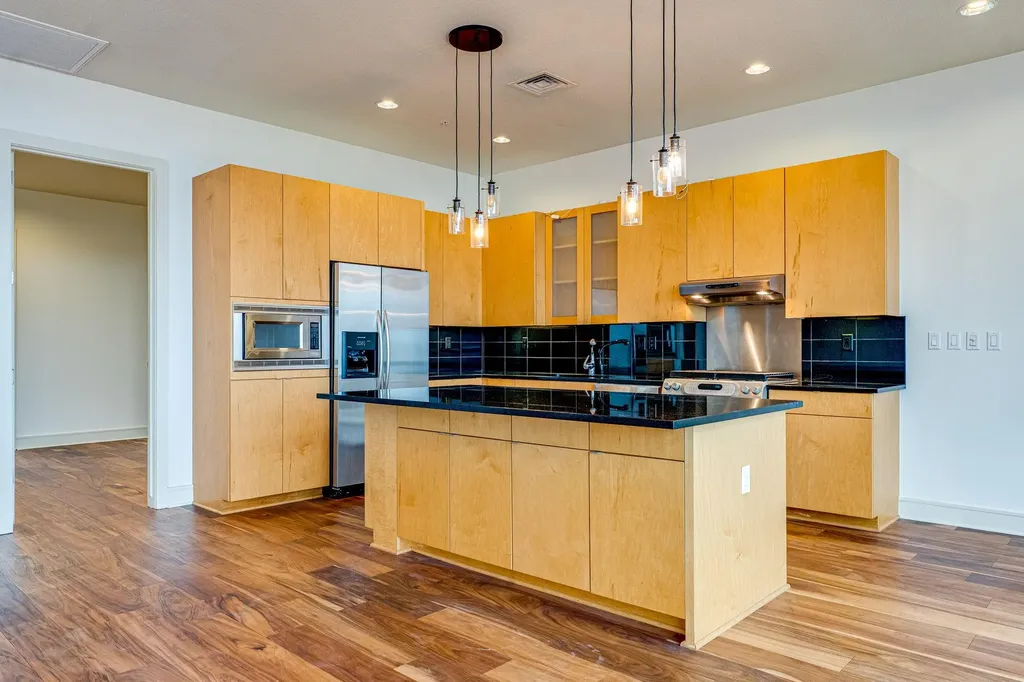555 E 5th Street Austin TX 78701