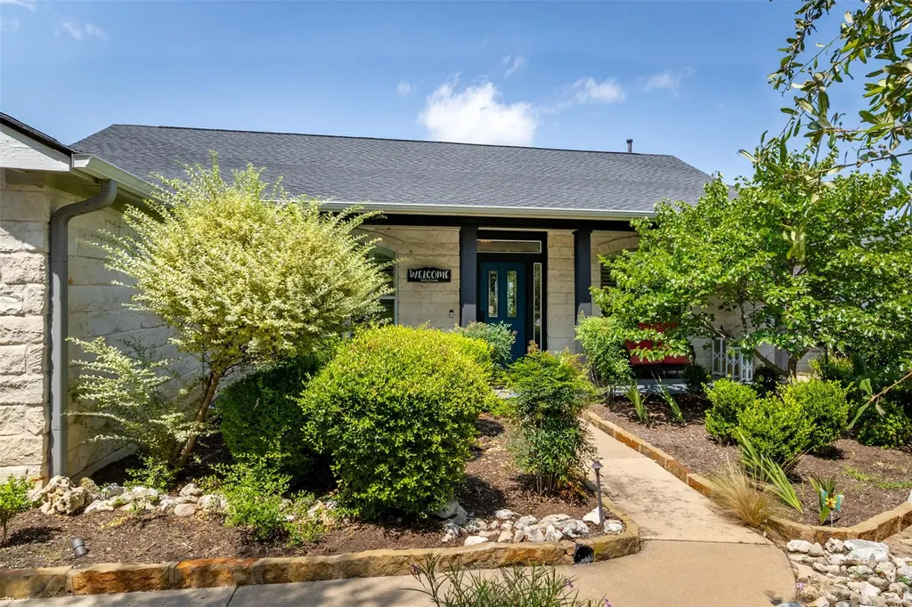1702 Del Paso Leander TX 78641