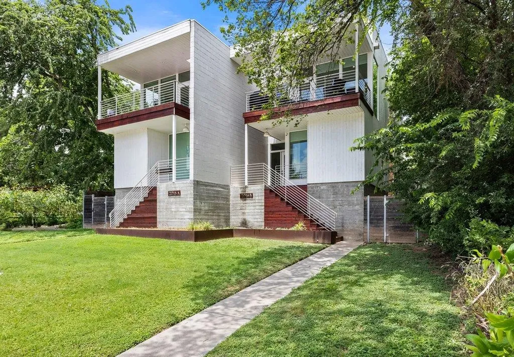 2016 Jesse E Segovia Street Austin TX 78702