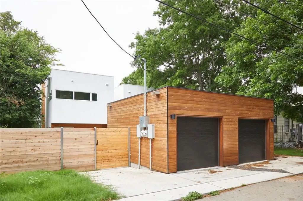 2016 Jesse E Segovia Street Austin TX 78702