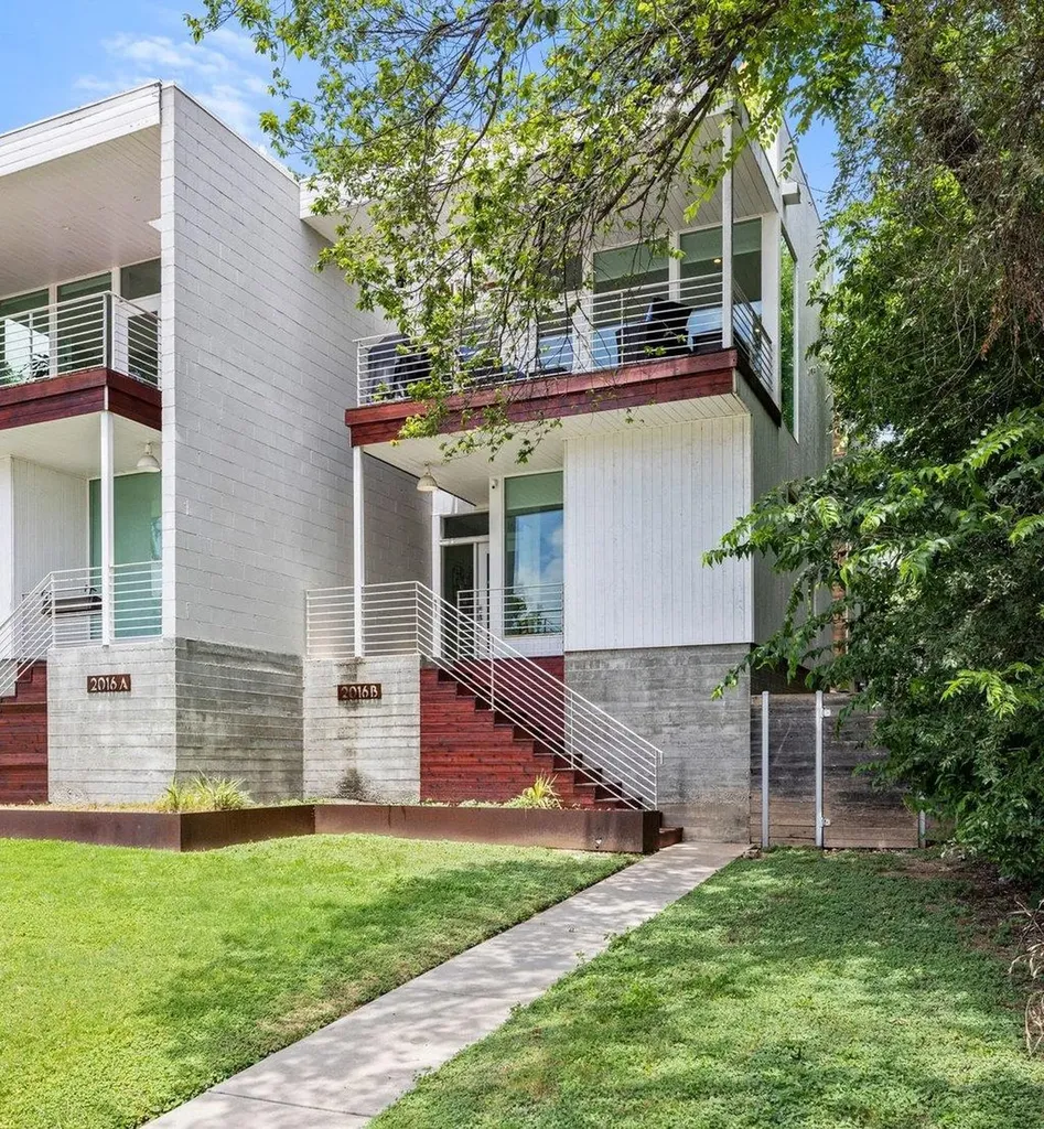 2016 Jesse E Segovia Street Austin TX 78702