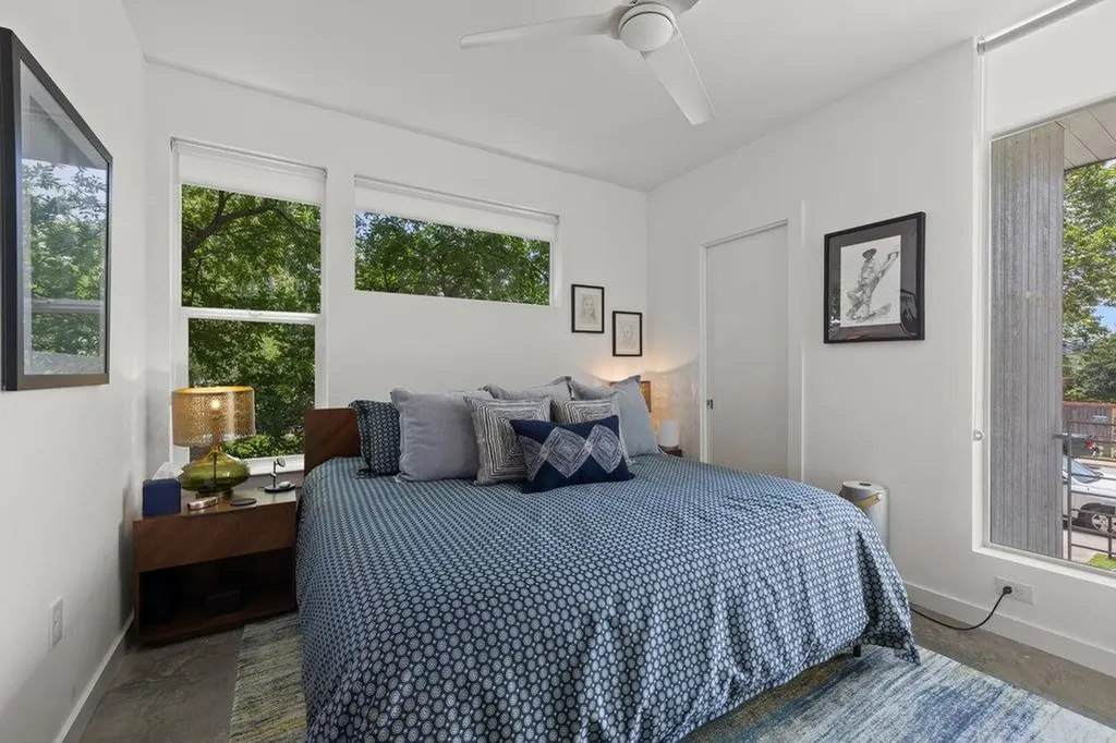 2016 Jesse E Segovia Street Austin TX 78702
