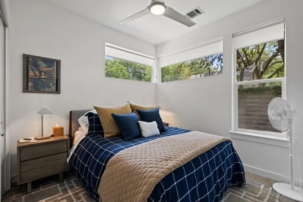 2016 Jesse E Segovia Street Austin TX 78702