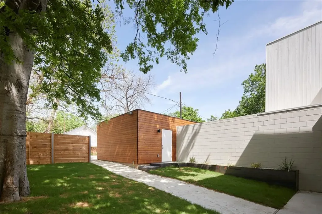 2016 Jesse E Segovia Street Austin TX 78702