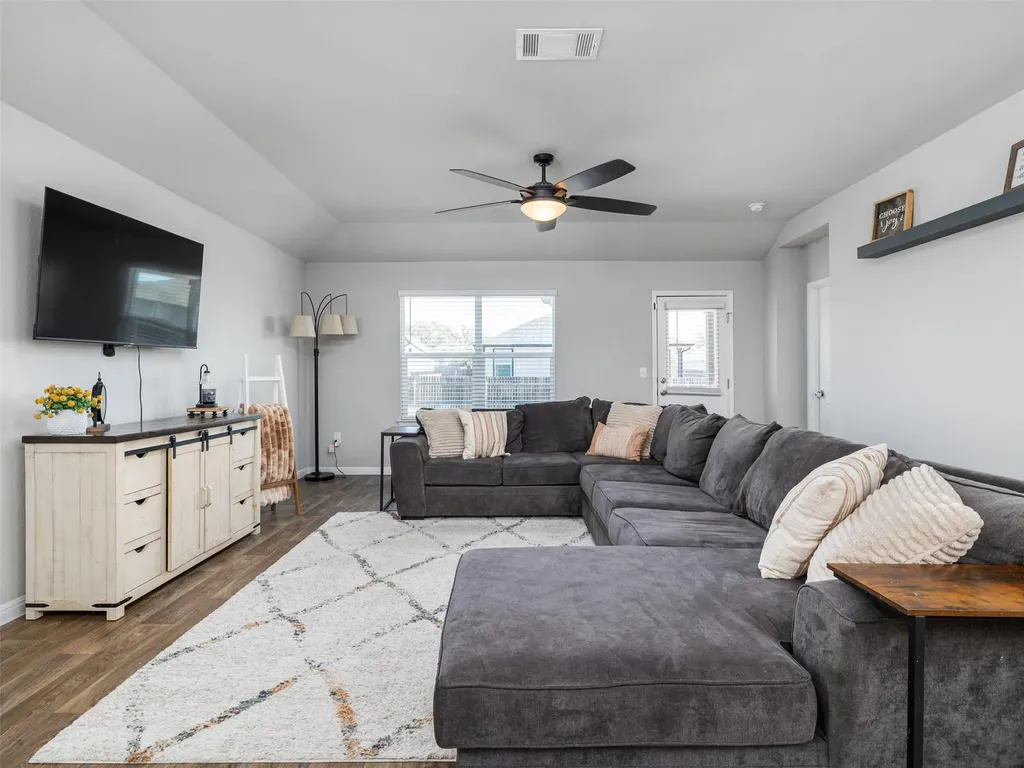 201 Bunting Lane Bertram TX 78605