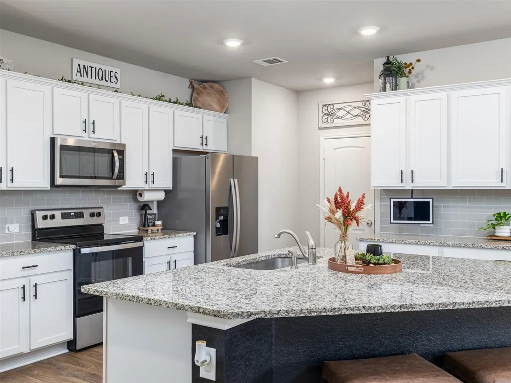 201 Bunting Lane Bertram TX 78605
