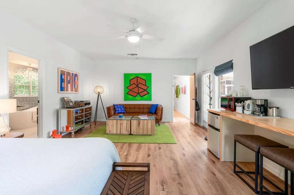 400 Hackberry Street Lockhart TX 78644
