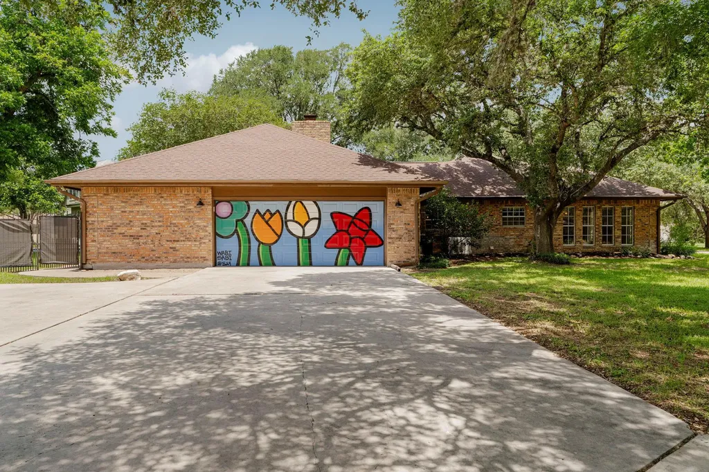 400 Hackberry Street Lockhart TX 78644