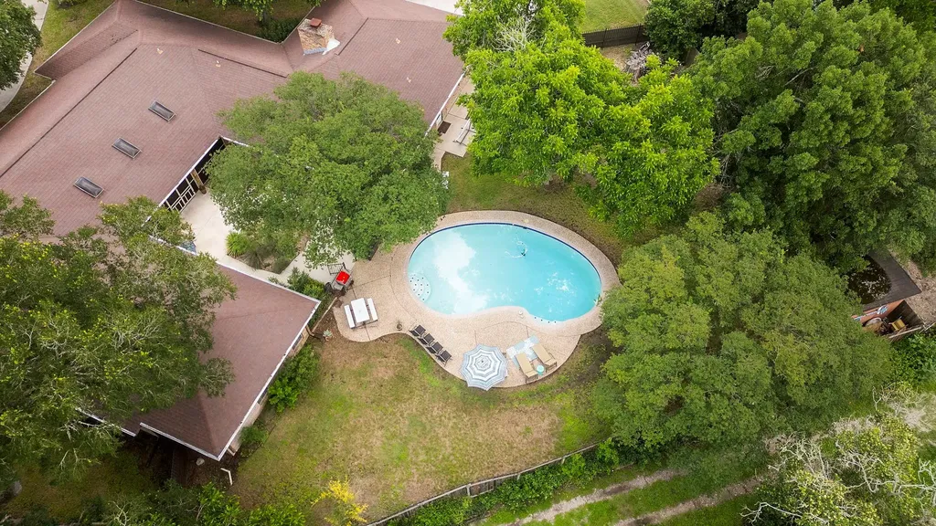 400 Hackberry Street Lockhart TX 78644
