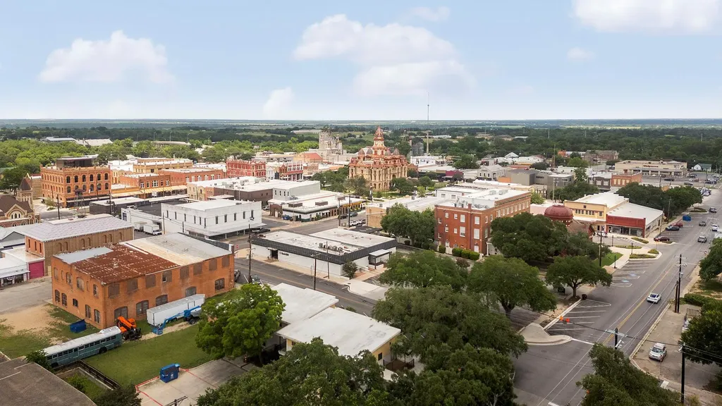 400 Hackberry Street Lockhart TX 78644