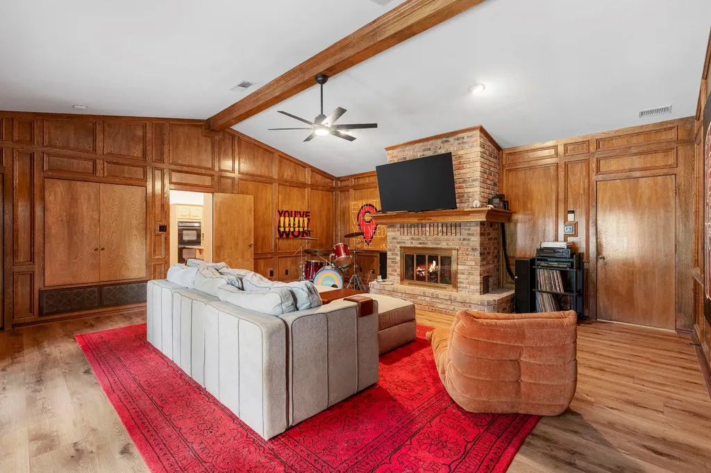 400 Hackberry Street Lockhart TX 78644
