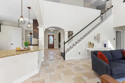 7024 Thistle Hill Way Austin TX 78754