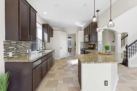 7024 Thistle Hill Way Austin TX 78754
