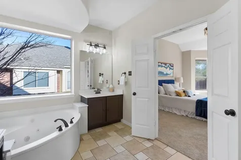 7024 Thistle Hill Way Austin TX 78754
