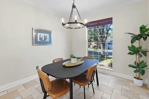 7024 Thistle Hill Way Austin TX 78754