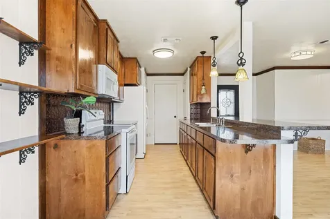 1949 County Road 347 Loop Gause TX 77857