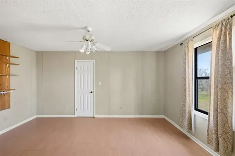 1949 County Road 347 Loop Gause TX 77857