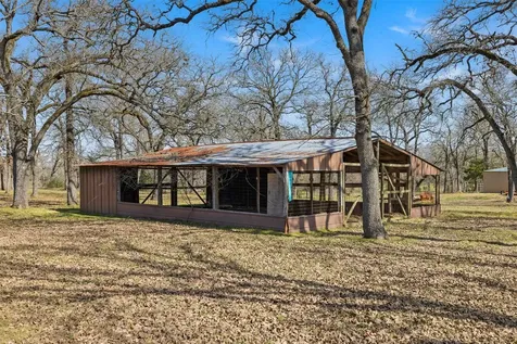 1949 County Road 347 Loop Gause TX 77857