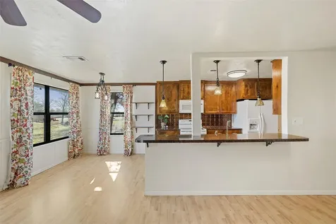 1949 County Road 347 Loop Gause TX 77857