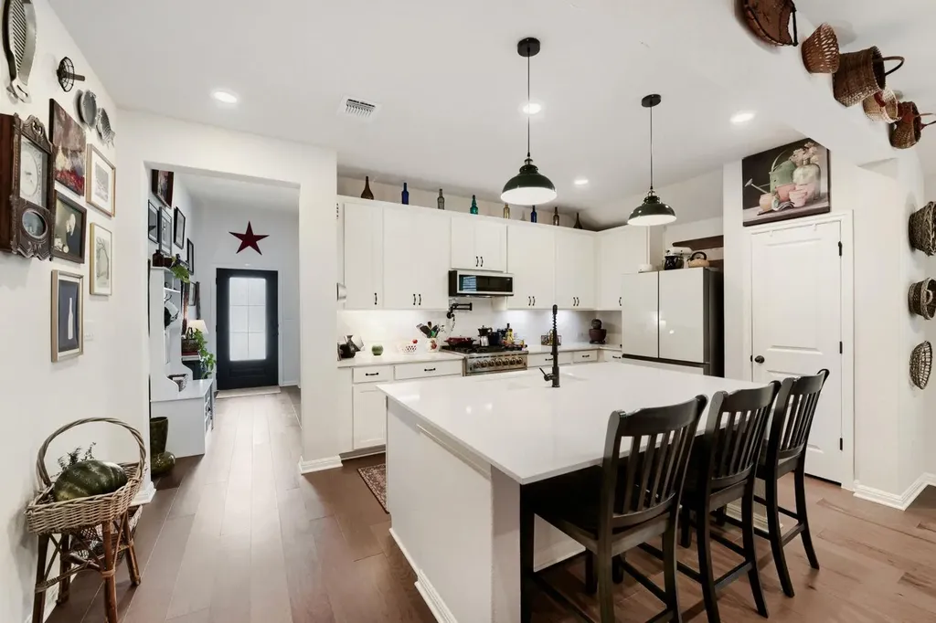 2433 Walking Y Road Georgetown TX 78633