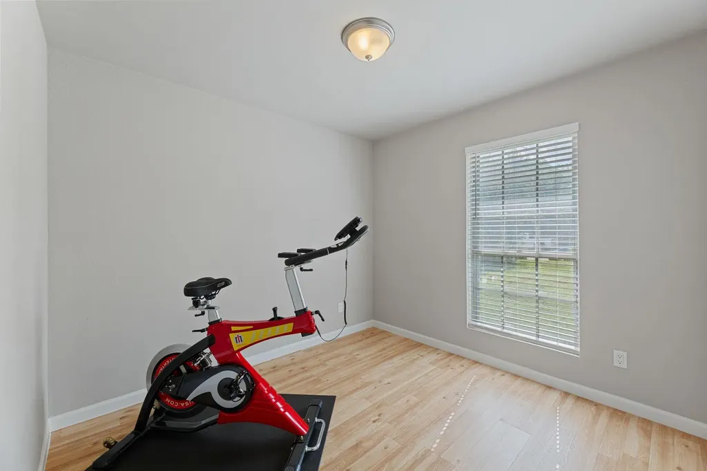 2106 Ponciana Loop Austin TX 78744
