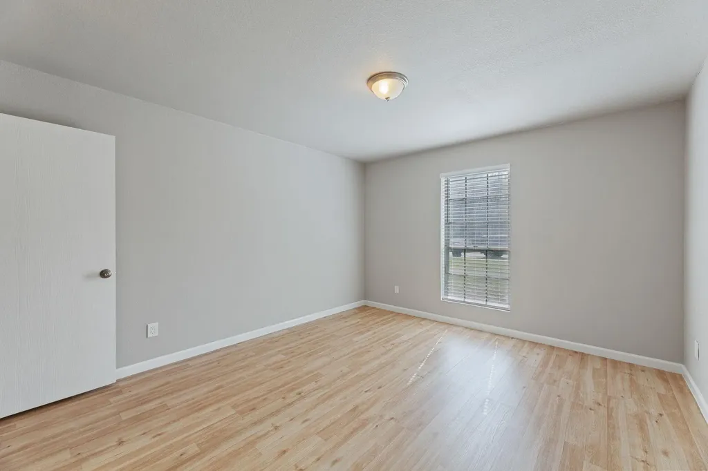 2106 Ponciana Loop Austin TX 78744