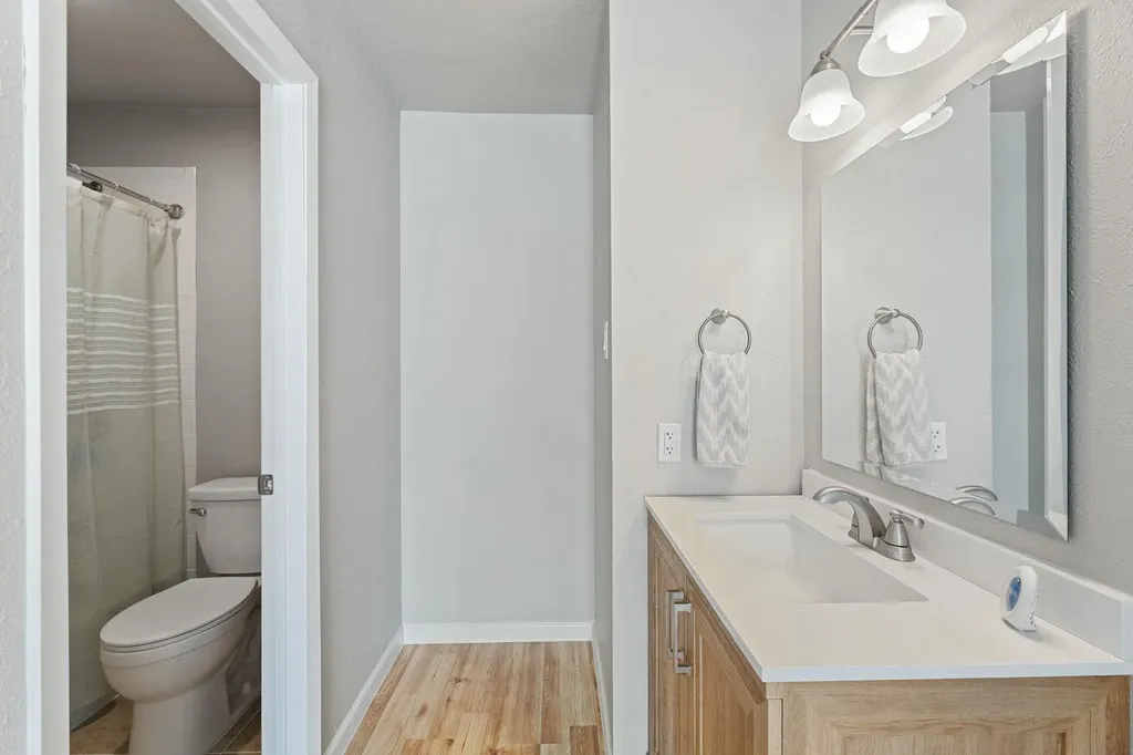 2106 Ponciana Loop Austin TX 78744