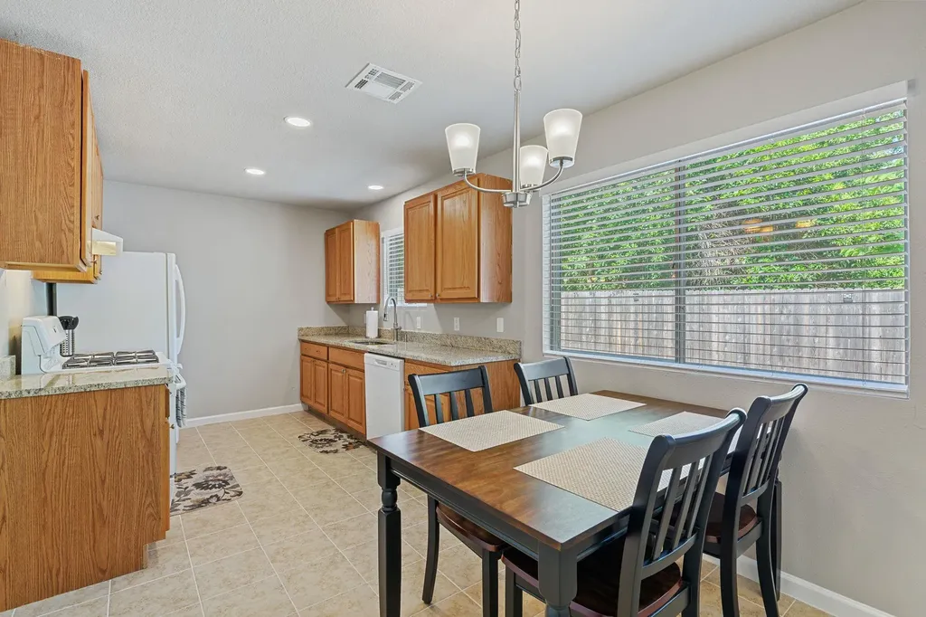 2106 Ponciana Loop Austin TX 78744