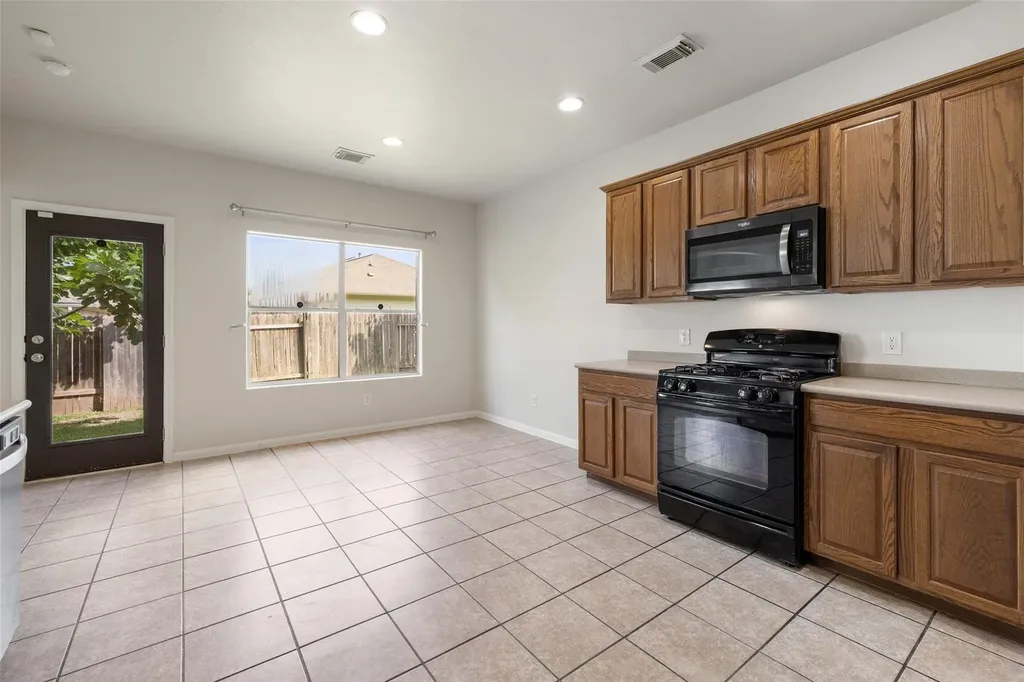 11508 Oltons Bluff Cove Austin TX 78754