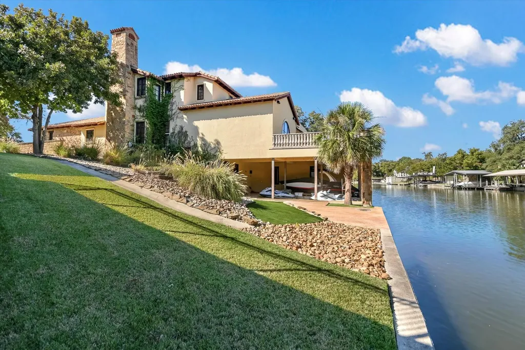 252 La Serena Loop Horseshoe Bay TX 78657