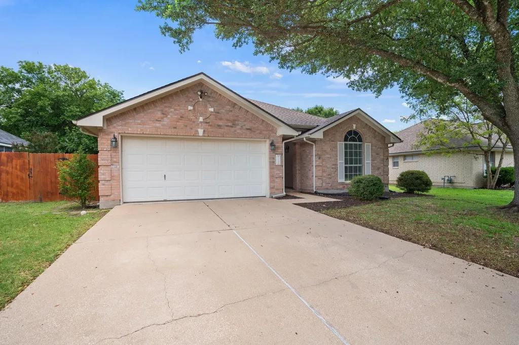 1106 Woodview Drive Leander TX 78641